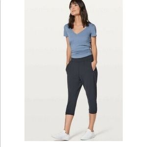 Lululemon rejuvenate crop 18in